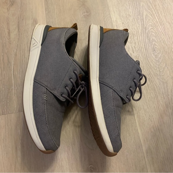 Reef Rover Low Gray Canvas Shoes - Picture 2 of 10